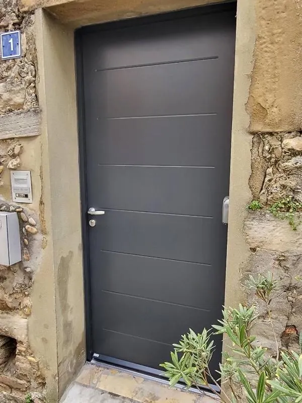 Appartement Le Charles IX à Roussillon  0*, Roussillon (Isere)